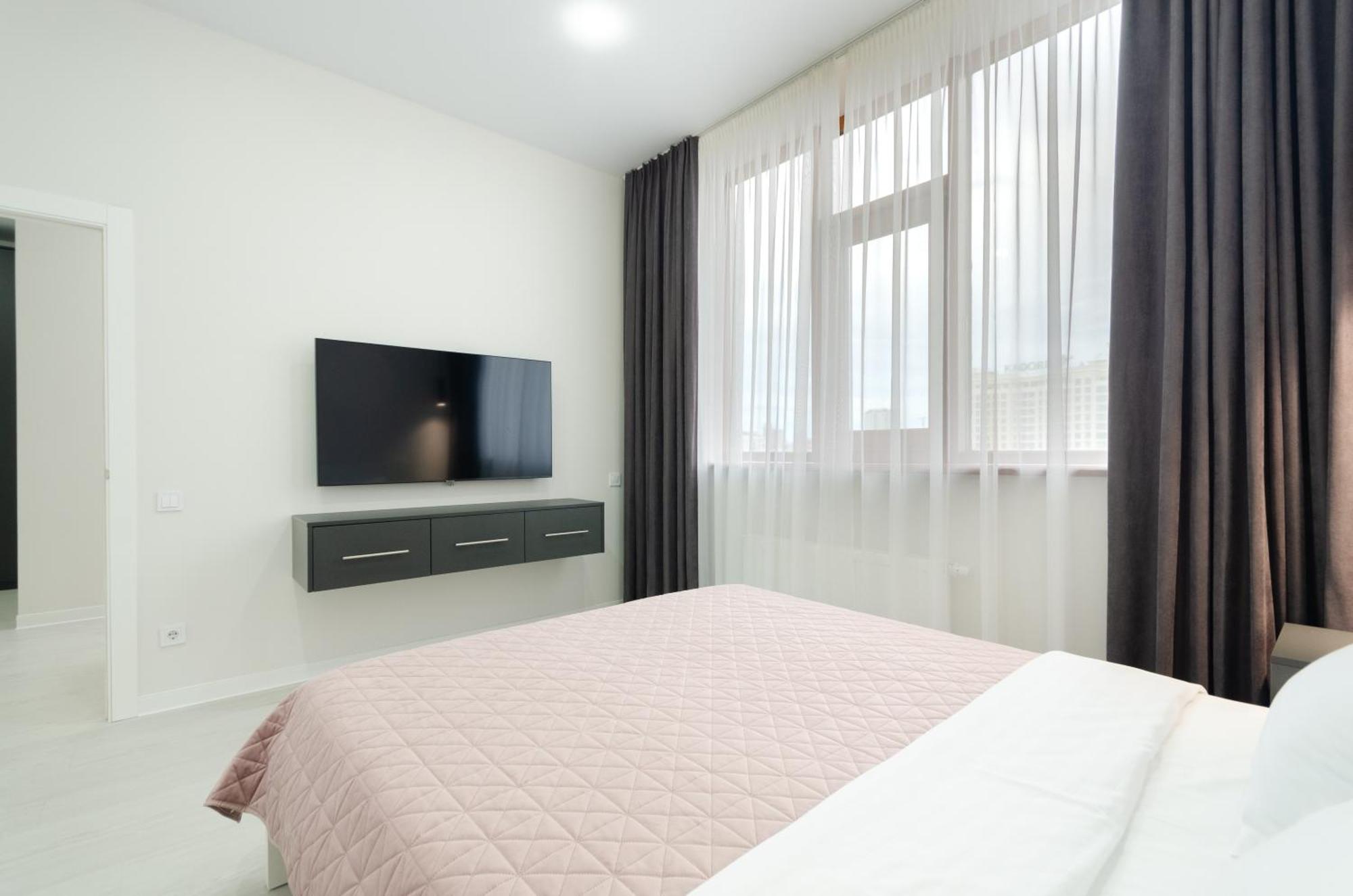 Petrovdom Inn Rc Diplomat Hall -The Smart Hotel Apartment Panoramic City View I Kyiv Exterior photo