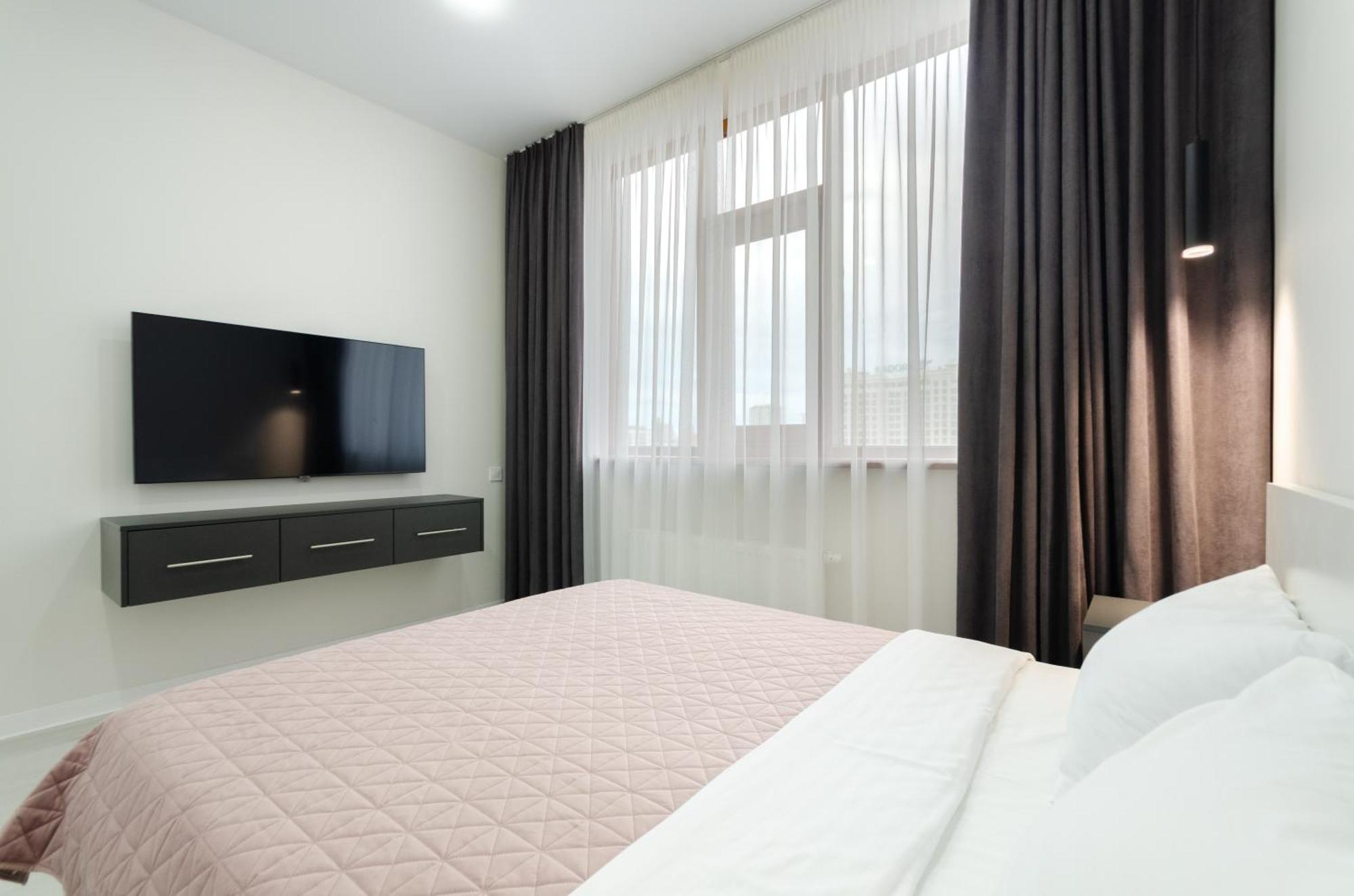 Petrovdom Inn Rc Diplomat Hall -The Smart Hotel Apartment Panoramic City View I Kyiv Exterior photo