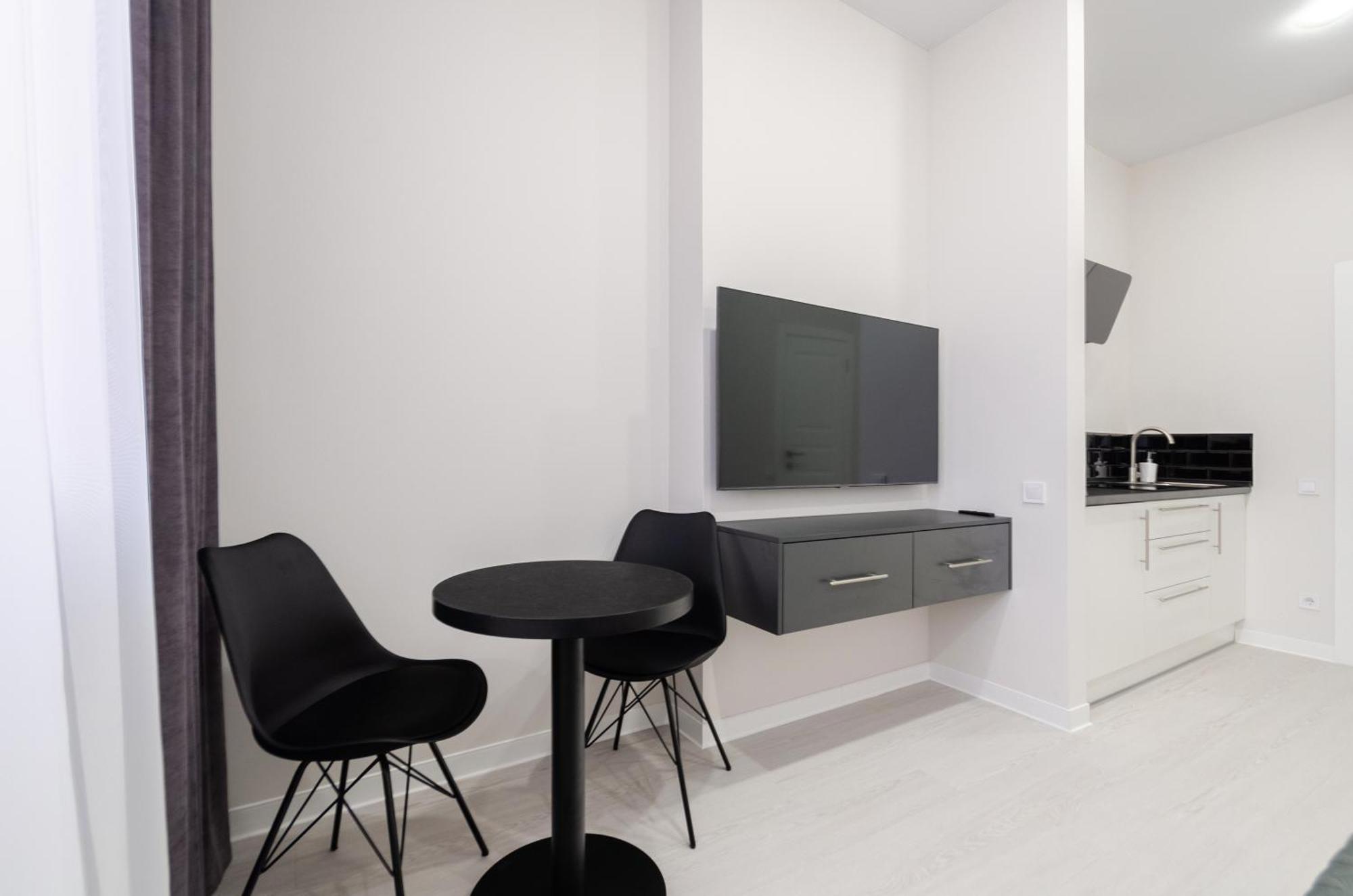 Petrovdom Inn Rc Diplomat Hall -The Smart Hotel Apartment Panoramic City View I Kyiv Exterior photo