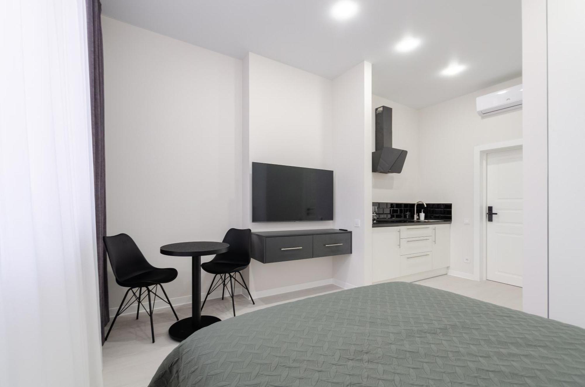 Petrovdom Inn Rc Diplomat Hall -The Smart Hotel Apartment Panoramic City View I Kyiv Exterior photo